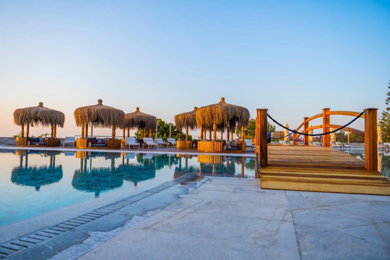 Chamada Prestige Hotel And Casino Agios Epiktitos Exterior photo