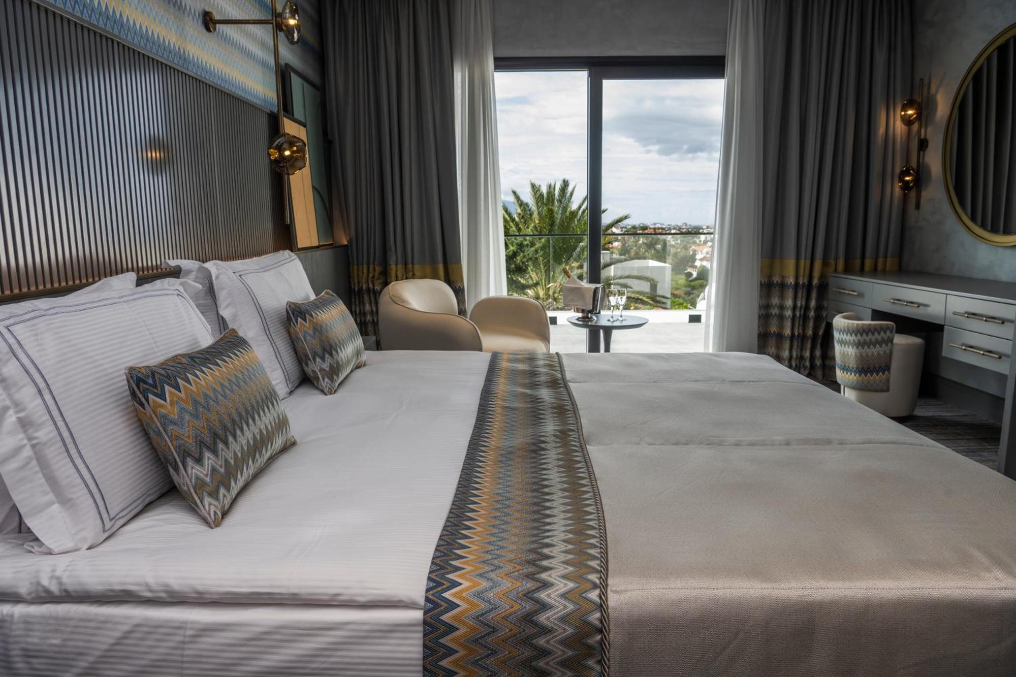 Chamada Prestige Hotel And Casino Agios Epiktitos Exterior photo