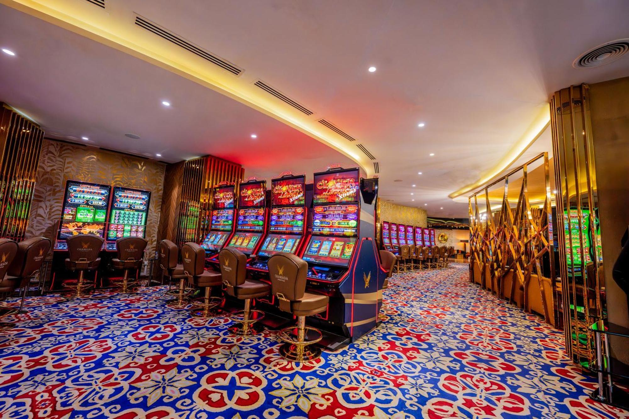 Chamada Prestige Hotel And Casino Agios Epiktitos Exterior photo